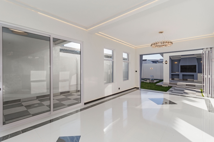 4 Bedroom Property for Sale in Sandown Western Cape